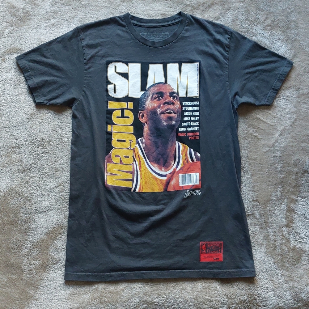 Mitchell & Ness LA Lakers Magic Johnson Slam Magazine Men's Graphic T Shirt | M